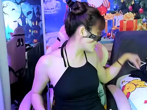 Sugar lipsz online show from January 6, 2025, 4:15 am