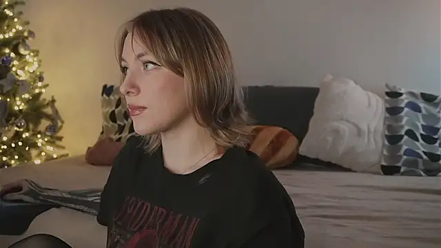 kris69kiss online show from December 18, 2025, 2:45 pm