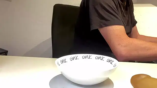 Snapshot of Geilerjung69 chatting on November 13, 2025, 7:24 pm Geilerjung69 online show from November 13, 2025, 7:24 pm