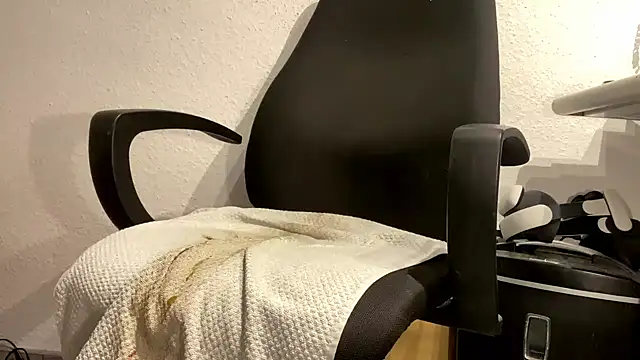 Geilerjung69 online show from February 11, 2026, 4:34 pm