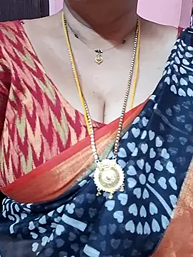 ananya956 online show from April 18, 2026, 3:54 am