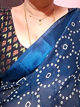 ananya956 online show from April 21, 2026, 5:47 am