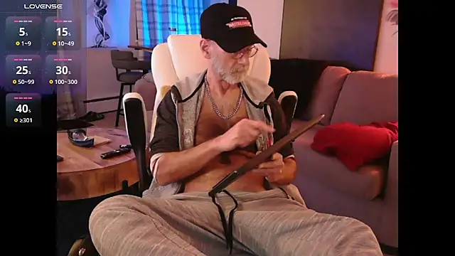 Towndude123 online show from December 30, 2024, 2:42 am