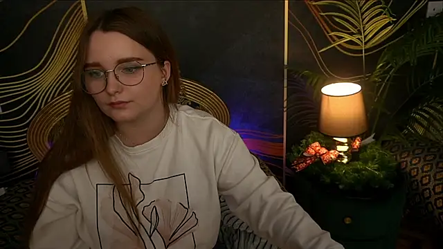 MagicPeachh  online show from December 19, 2024, 5:18 pm