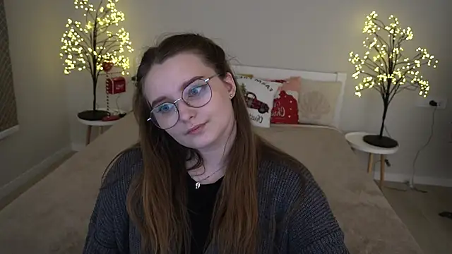 MagicPeachh  online show from January 6, 2025, 5:59 pm