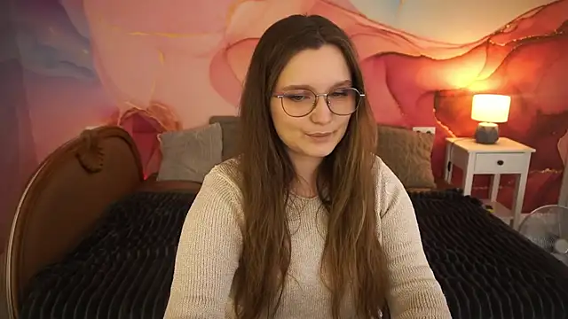 MagicPeachh  online show from November 10, 2025, 1:43 pm