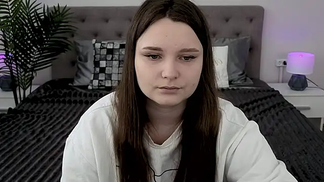 MagicPeachh  online show from March 16, 2026, 7:23 am