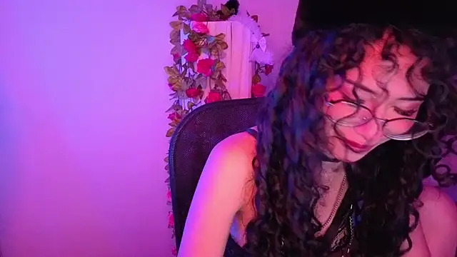 CherieCurl online show from July 3, 2026, 2:56 pm