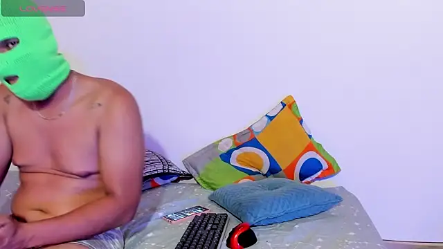 Lauren Hills069 online show from February 18, 2025, 4:26 am