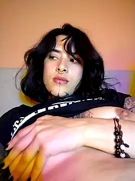 taaylor33 online show from September 14, 2025, 4:33 am