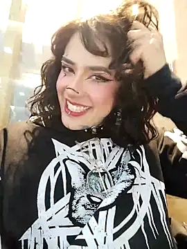 taaylor33 online show from October 25, 2025, 11:21 pm