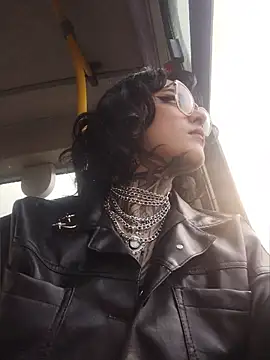 taaylor33 online show from March 26, 2026, 9:42 pm