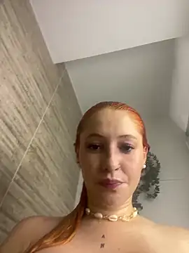 Annie Velas  online show from December 19, 2024, 9:17 pm