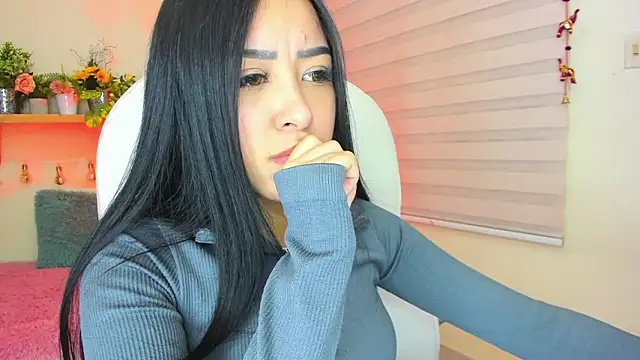 Starliee   online show from February 1, 2025, 2:37 am