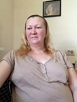 blondyaguar online show from September 12, 2025, 10:59 am