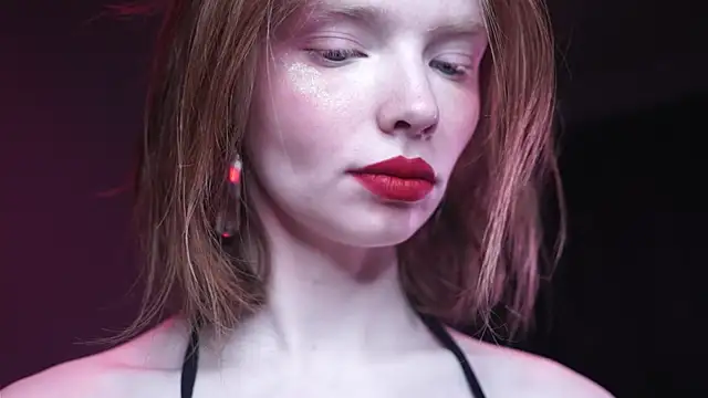 ginger hugs online show from November 7, 2025, 10:10 pm