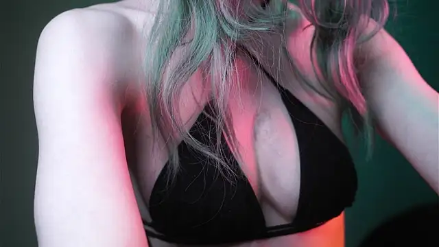 ginger hugs online show from April 21, 2026, 1:42 am