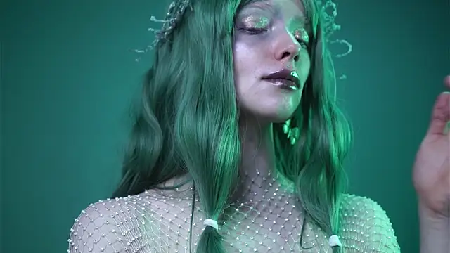 ginger hugs online show from April 22, 2026, 10:11 pm