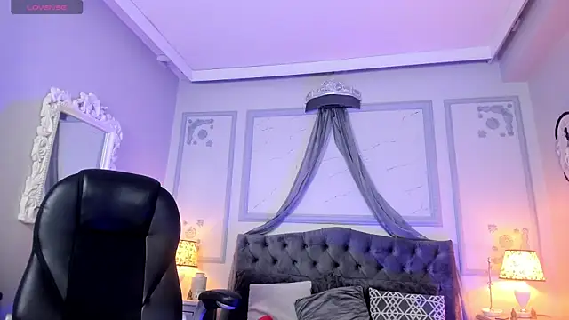 Chloe fischer  online show from January 23, 2025, 2:17 pm