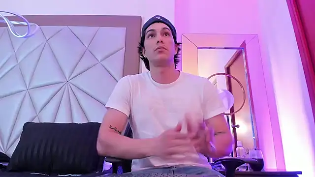 Karimferrer online show from December 6, 2024, 7:21 am