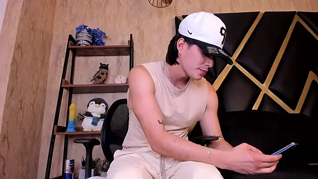 Karimferrer online show from April 10, 2026, 3:34 am