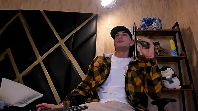 Karimferrer online show from April 21, 2026, 3:46 am