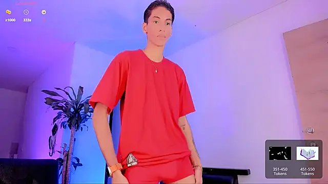 Snapshot of Pretty_Mariangel chatting on March 16, 2025, 12:23 am Pretty Mariangel online show from March 16, 2025, 12:23 am