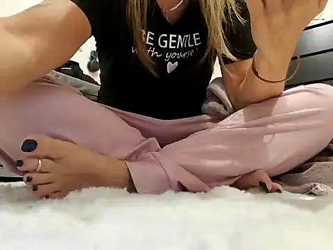 sweethotmilf888 online show from March 4, 2025, 8:16 pm