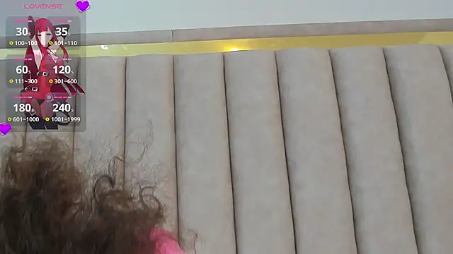 FreyaMoller online show from December 31, 2024, 7:07 pm