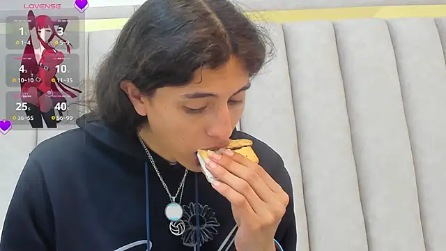 FreyaMoller online show from January 4, 2025, 7:34 pm