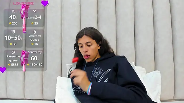 FreyaMoller online show from January 31, 2025, 7:18 pm