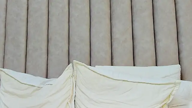 FreyaMoller online show from February 19, 2025, 7:16 pm