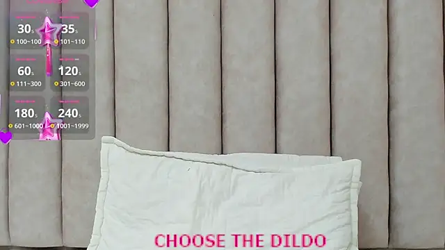 FreyaMoller online show from September 12, 2025, 5:02 pm