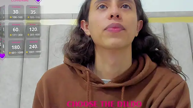 FreyaMoller online show from November 18, 2025, 7:18 pm