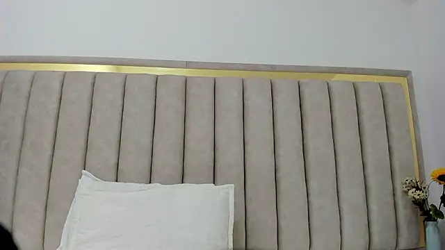 FreyaMoller online show from February 14, 2026, 6:59 pm