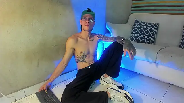 french sexx online show from February 15, 2026, 7:54 pm