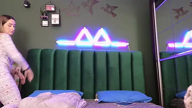 kimmie meow online show from January 9, 2025, 6:57 pm