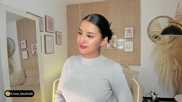 Kimm khalifa online show from January 18, 2025, 7:37 pm