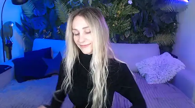 Horny Blond online show from December 3, 2024, 9:11 am