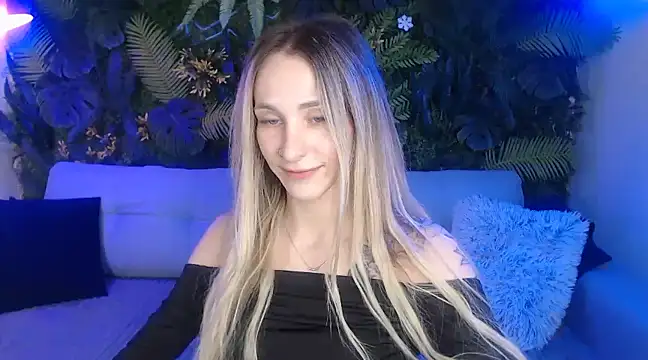 Horny Blond online show from December 16, 2024, 9:03 am