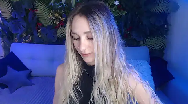 Horny Blond online show from December 26, 2024, 9:11 am