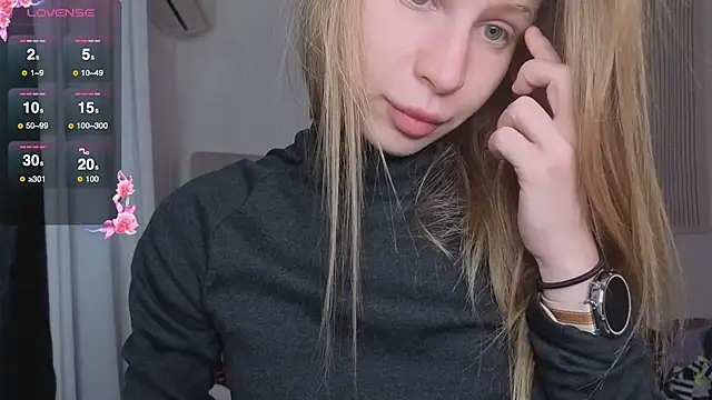 Elis Fox online show from February 18, 2026, 7:04 am