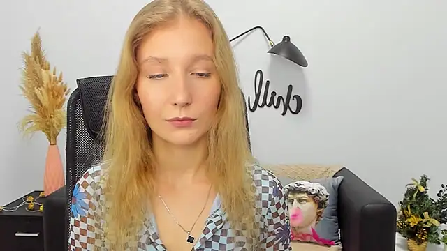 LolaWilsons online show from January 7, 2025, 2:19 pm