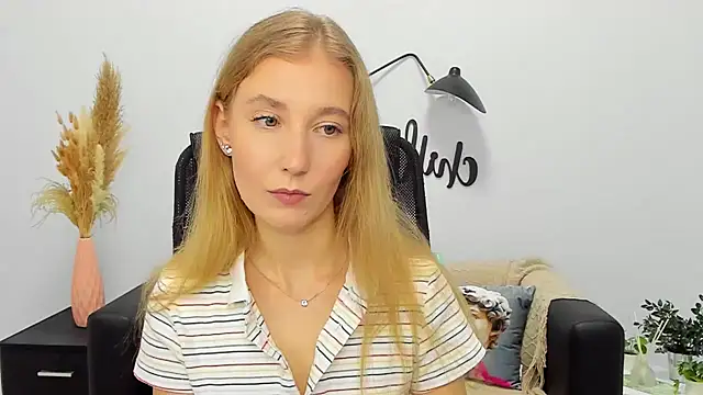 LolaWilsons online show from January 11, 2025, 11:23 am