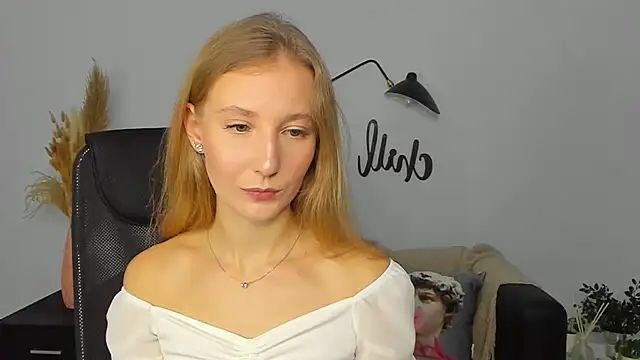 LolaWilsons online show from January 14, 2025, 6:13 am