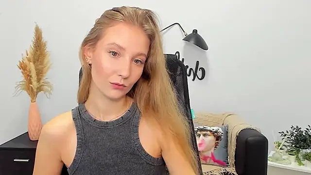 LolaWilsons online show from January 29, 2025, 9:23 am