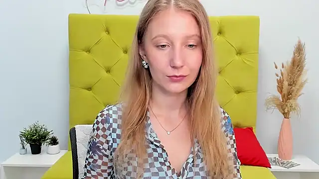Snapshot of LolaWilsons chatting on May 11, 2026, 2:45 pm LolaWilsons online show from May 11, 2026, 2:45 pm