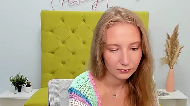Snapshot of LolaWilsons chatting on June 9, 2026, 6:36 am LolaWilsons online show from June 9, 2026, 6:36 am