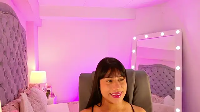 AshleyFerrer online show from September 18, 2025, 1:46 pm