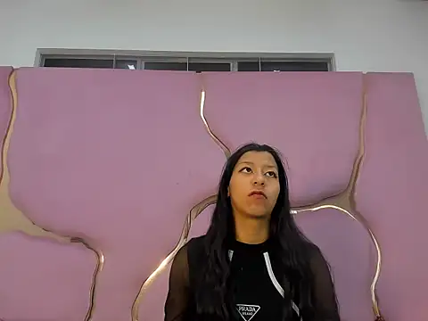 VaneLin18 online show from September 23, 2025, 8:12 pm